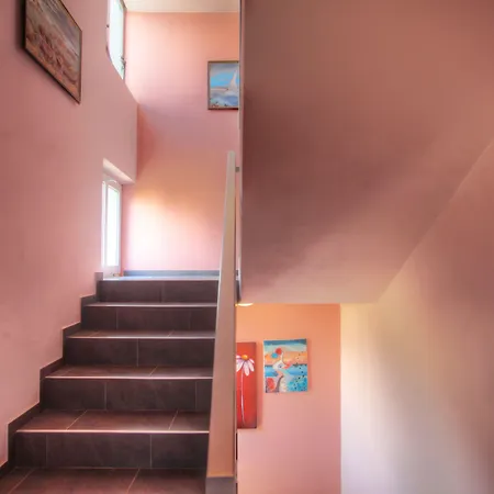 Nika דירה ביבינייה