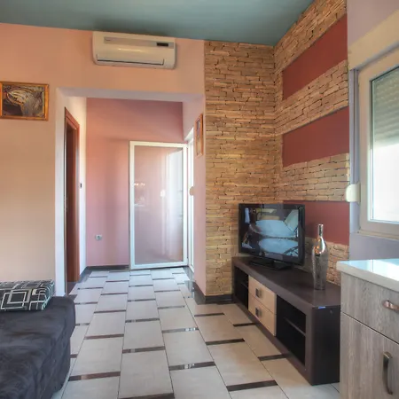 Nika * ביבינייה